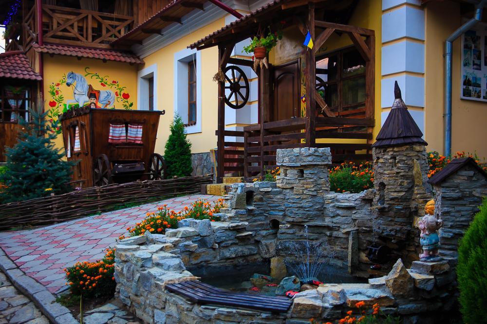 Bilya Richky Hotel Kamianets-Podilskyi Exterior photo